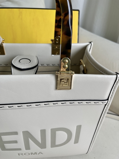 フェンディバッグ内部構造